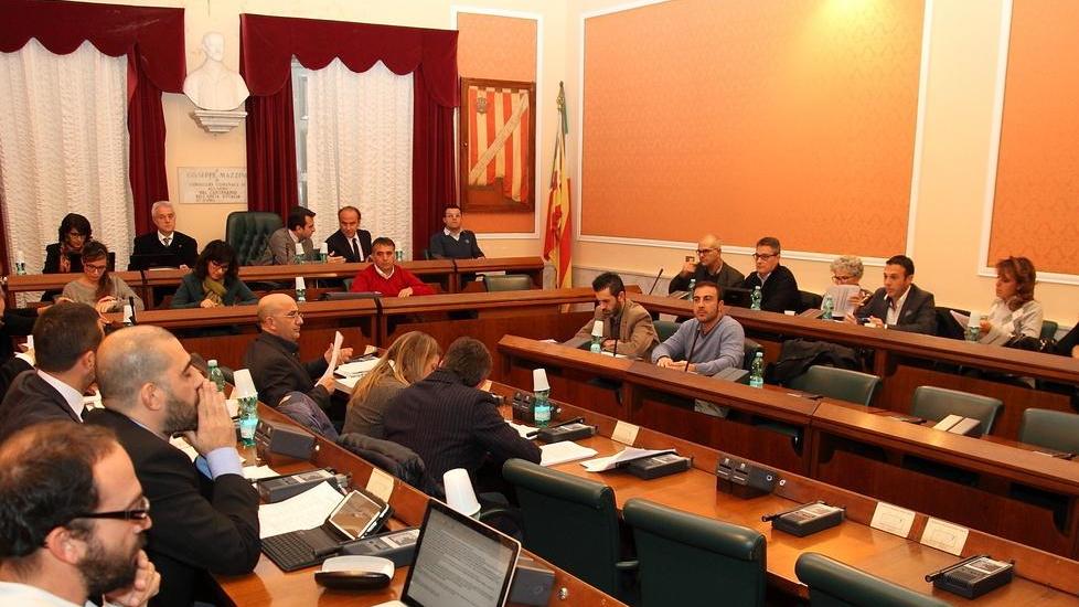 Slitta il dibattito sulla Secal anche se il Comune è in rosso