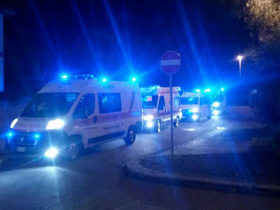 Paura ad Antignano per un incendio: sei intossicati, anche due bambini