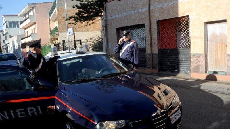 Un posto di blocco dei carabinieri a Capoterra