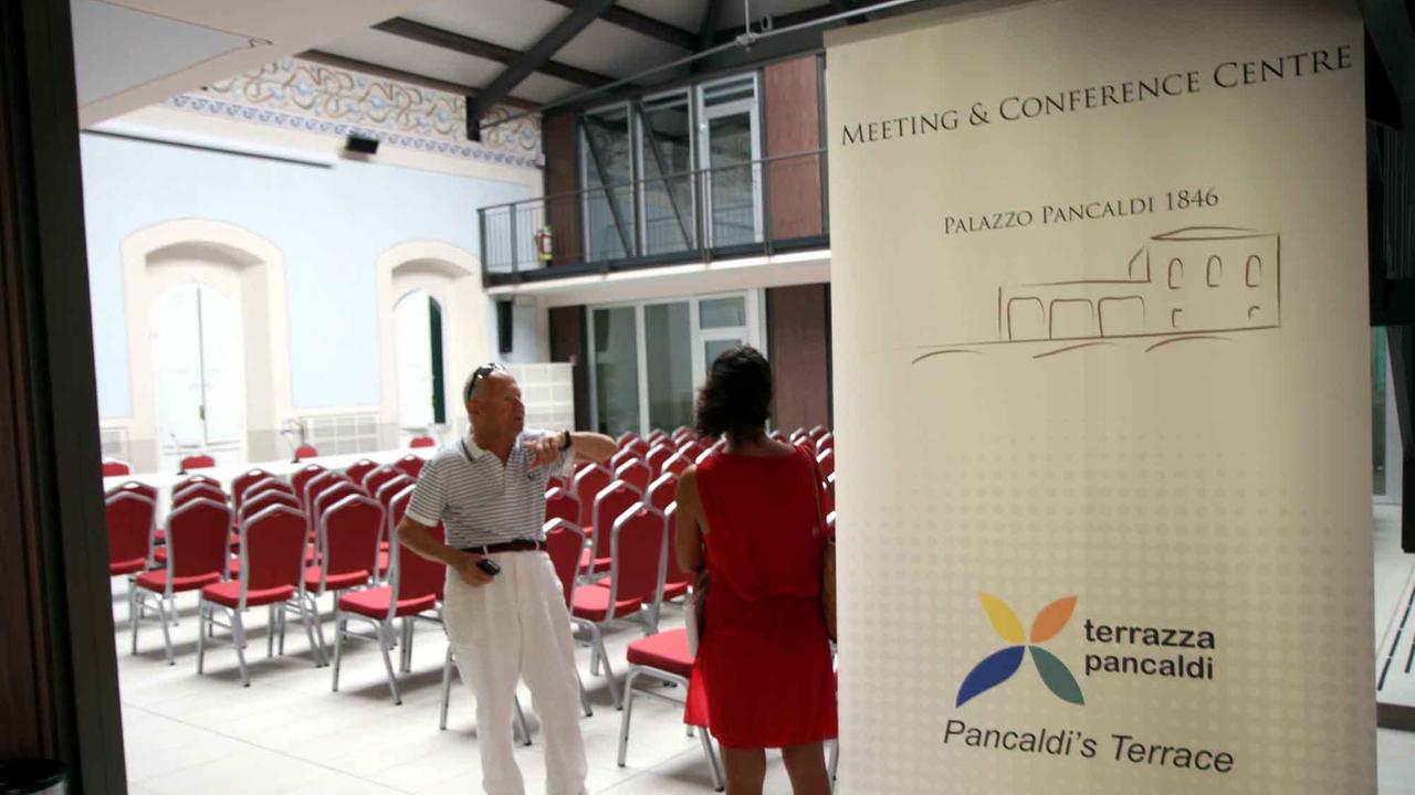 L'inaugurazione della sala congressi ai bagni Pancaldi