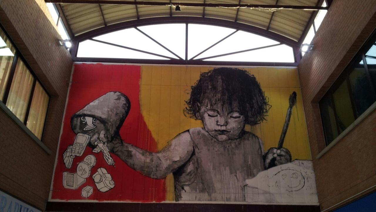 Al centro commerciale di Montecchio un murales contro il consumismo
