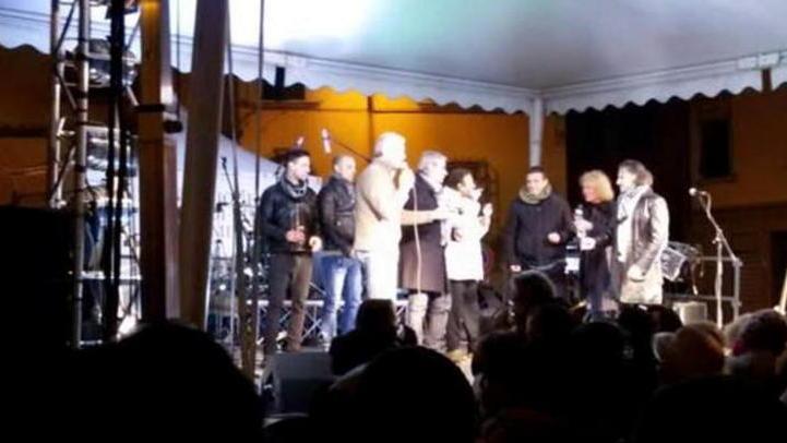 Tanta gente in piazza e Volterra accoglie l’attore Matt Dillon