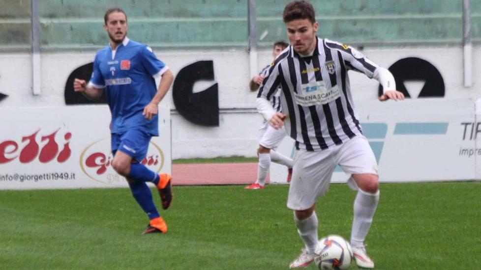 Rosati fuori più di un mese Il Viareggio va sul mercato