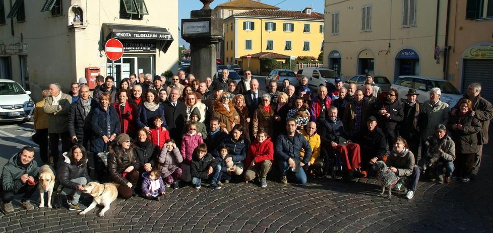 Borgo Giannotti in posa davanti all’Indicatore