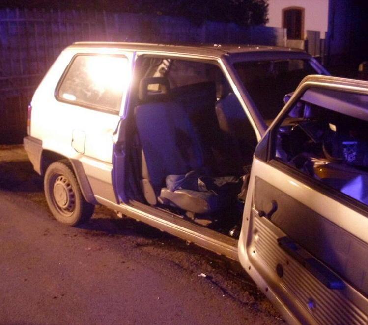 Muore a 51 anni nello schianto contro il muretto 