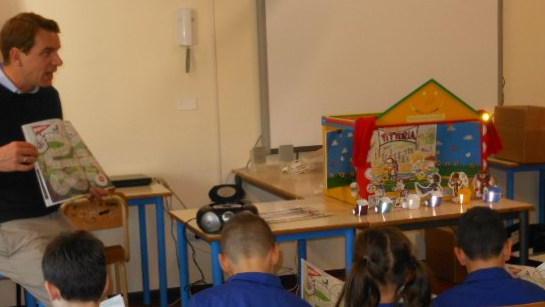 Piccoli alunni a lezione di riuso