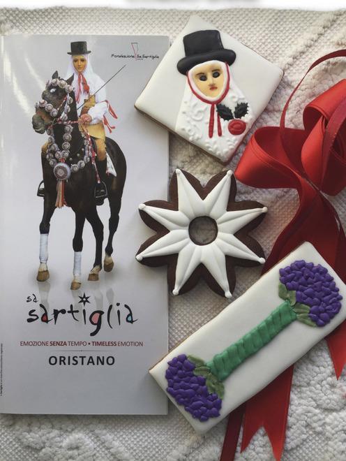 Decorare i biscotti della Sartiglia 