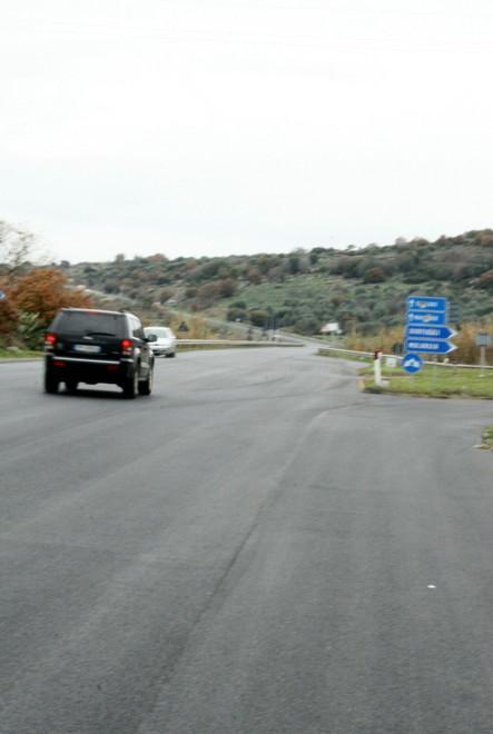Sparisce la segnaletica orizzontale, strada 129 da brividi