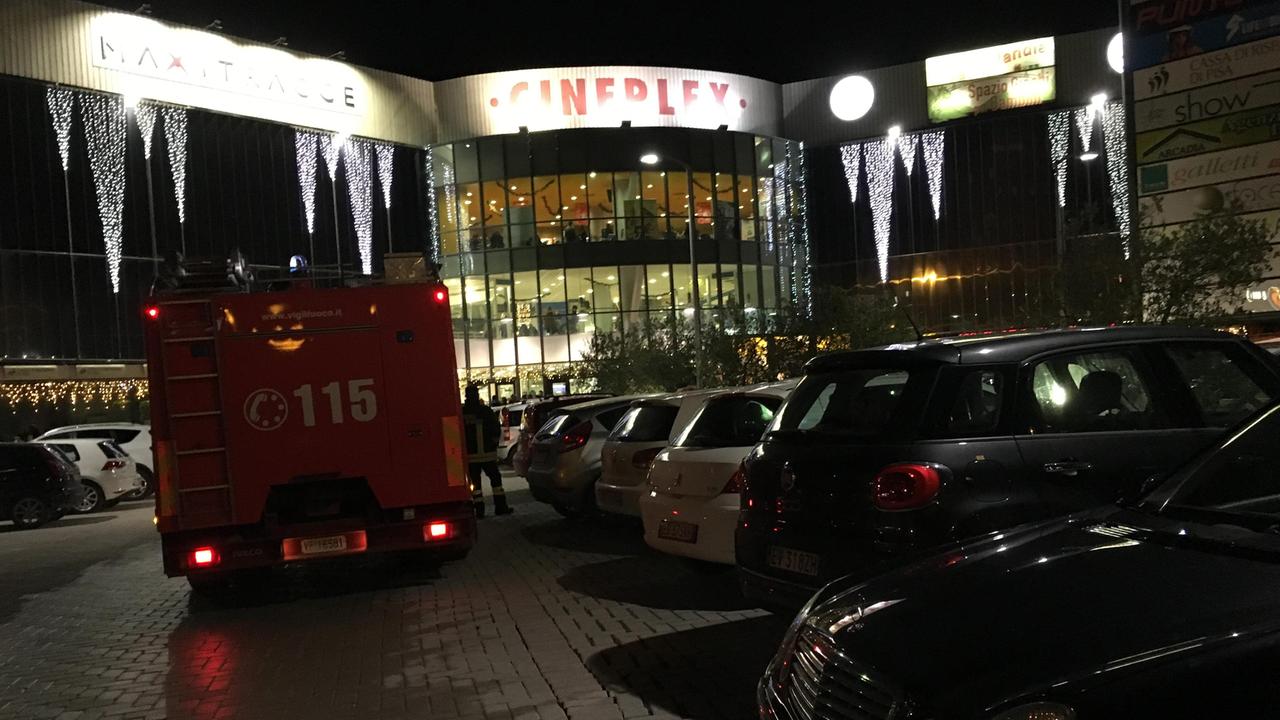 I pompieri al lavoro a Cineplex