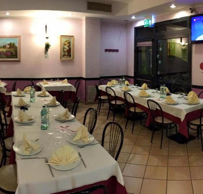 Ladri inseguiti in centro dopo un furto in un ristorante 