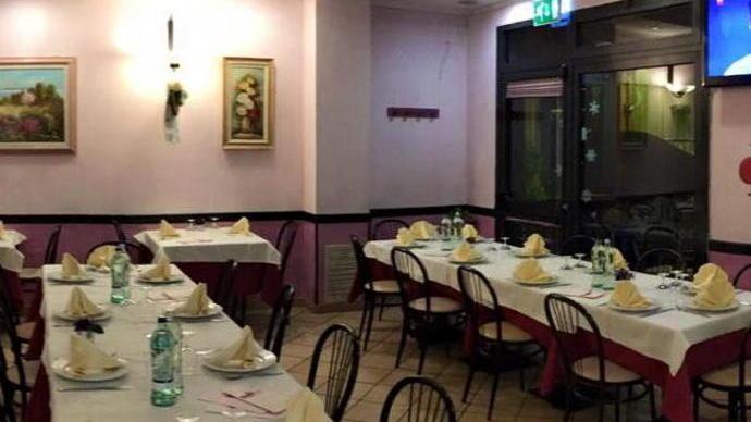 Ladri inseguiti in centro dopo un furto in un ristorante