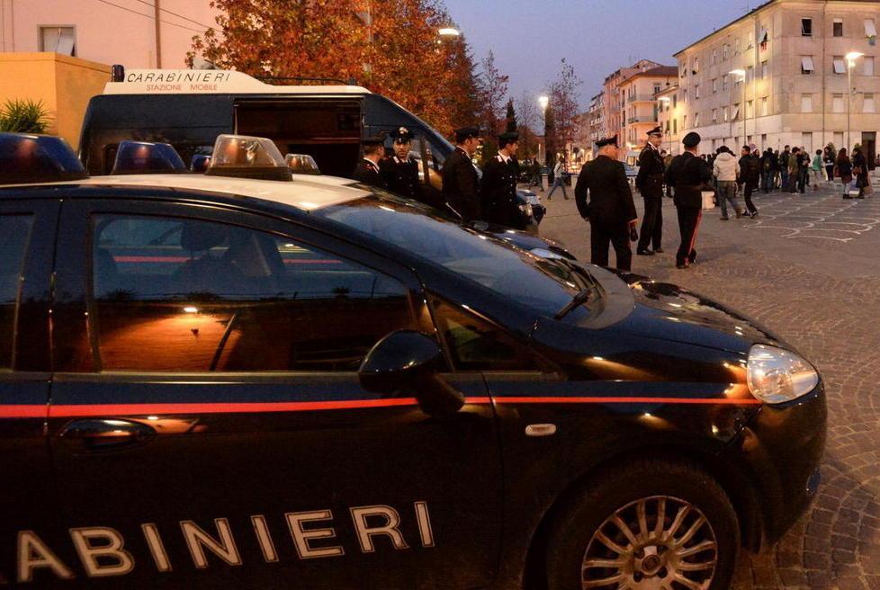 Rapinati sul treno: «Aveva una pistola»