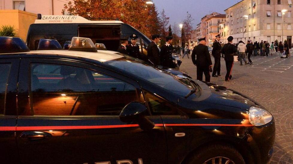 Rapinati sul treno: «Aveva una pistola»