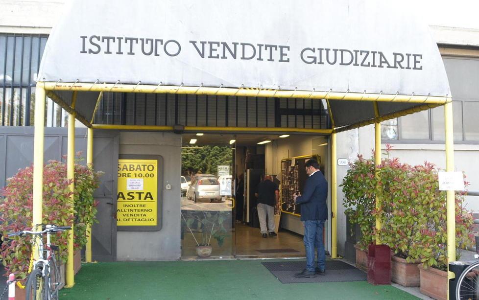Compra due case all’asta ma una è occupata 