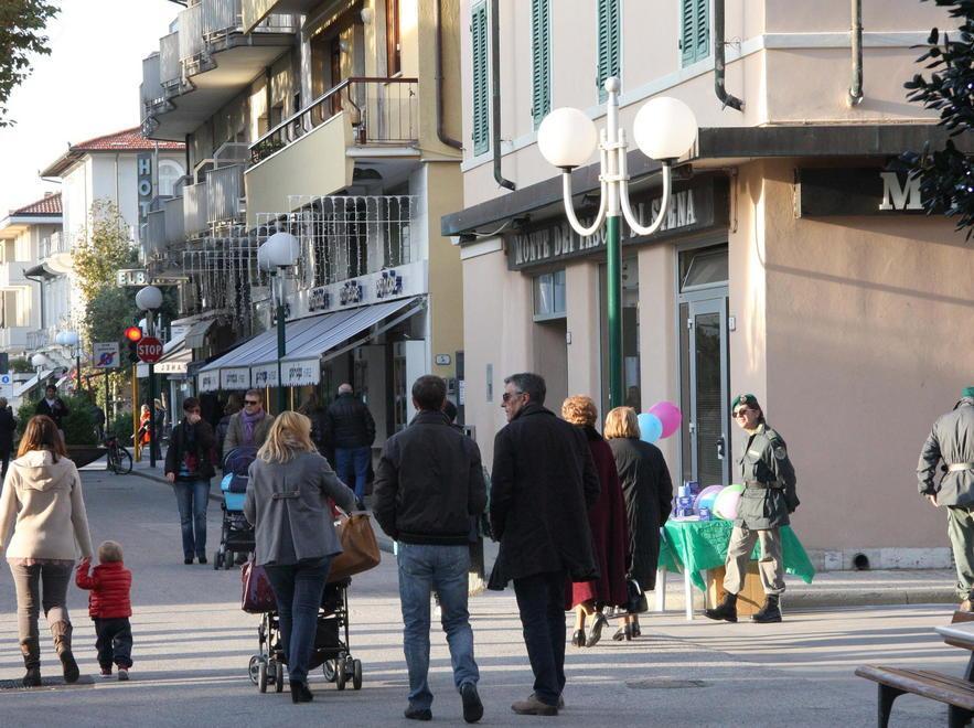 Boom di turisti, molti alberghi chiusi 