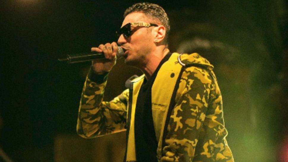 Il rap di Marracash diverte il pubblico degli under 30