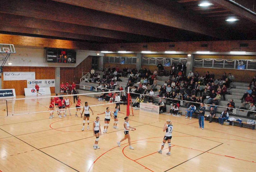 Palasport declassato «Comune in ritardo nelle nuove norme»