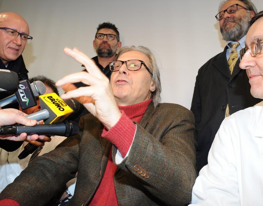 «Basta offese alle capre» Animalisti contro Sgarbi 