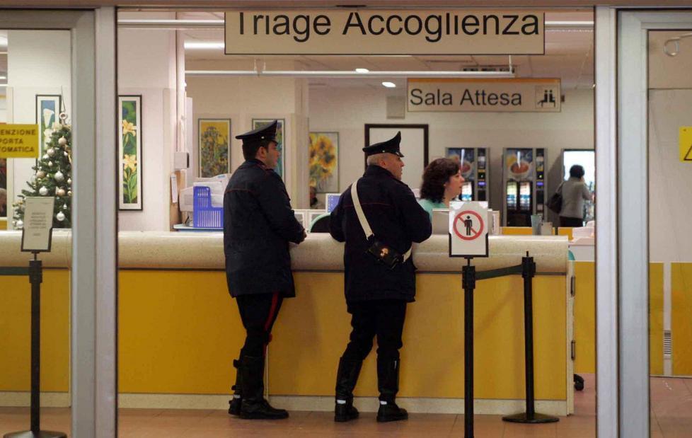 Va al pronto soccorso e riconosce un ladro 