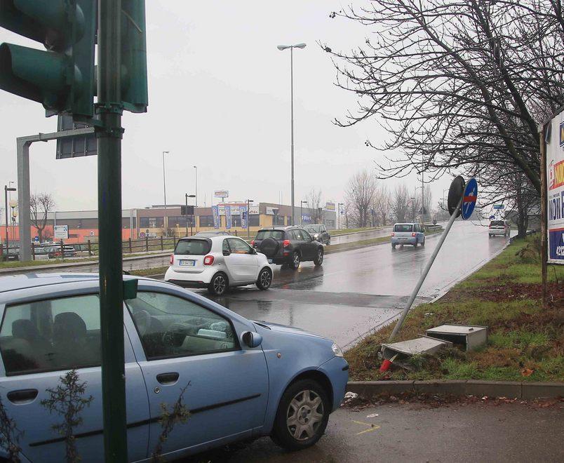 Tamponamento tra auto a rimetterci è un pedone