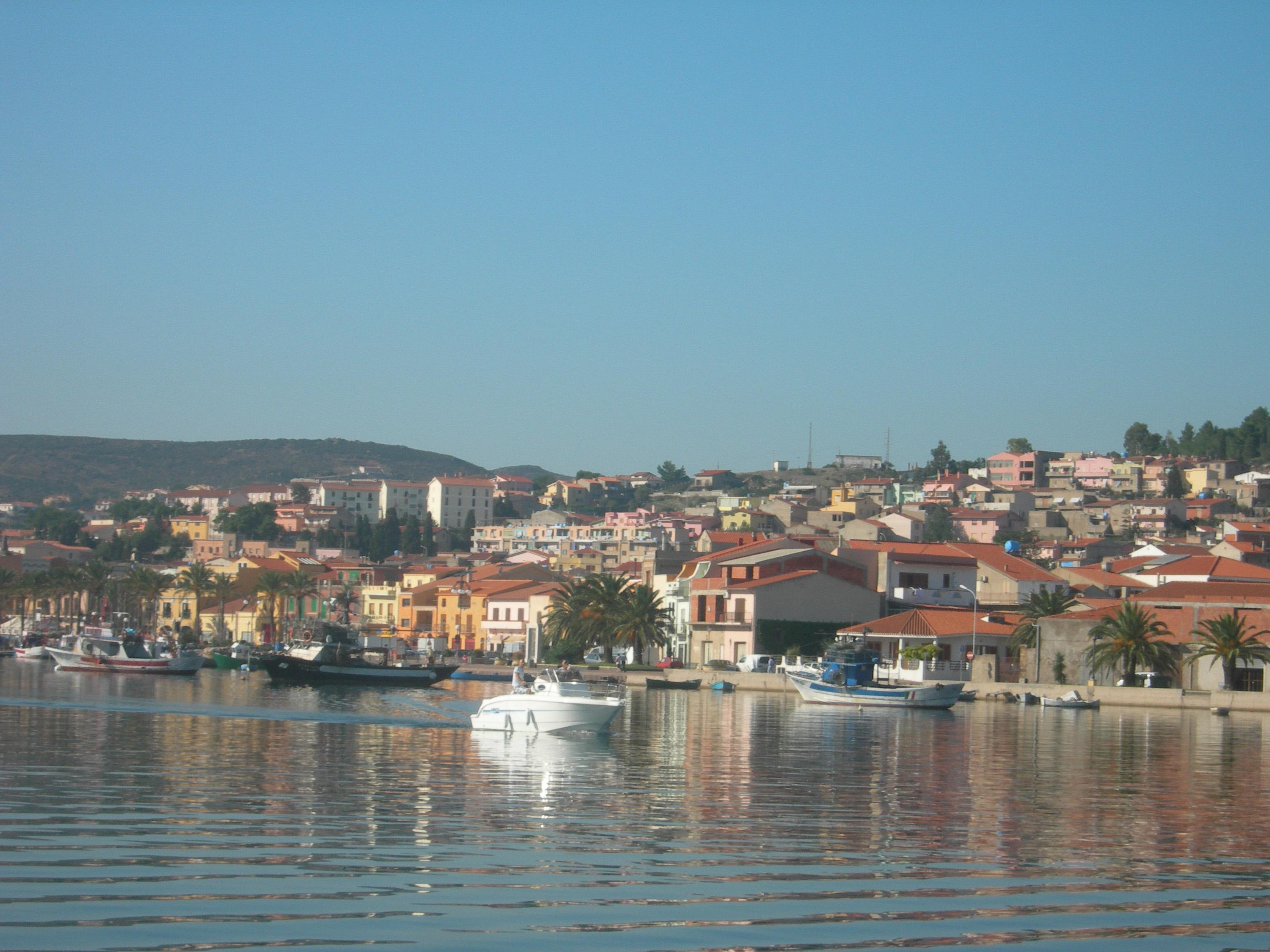 Un veduta del porticciolo di Sant'Antioco