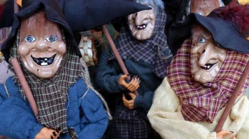 La guida: In moto, con l’autoscala o a piedi: la Befana in tutti i comuni modenesi
