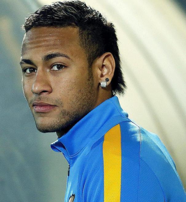 Cori razzisti contro Neymar: aperta un’indagine