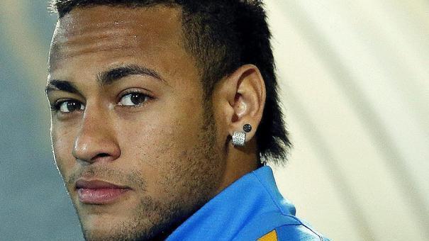 Cori razzisti contro Neymar: aperta un’indagine