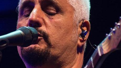 Pino Daniele, un anno senza il “Nero a metà” Flash mob e concerti