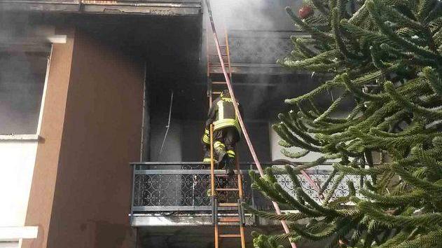 Esplosione in casa, anziana gravissima