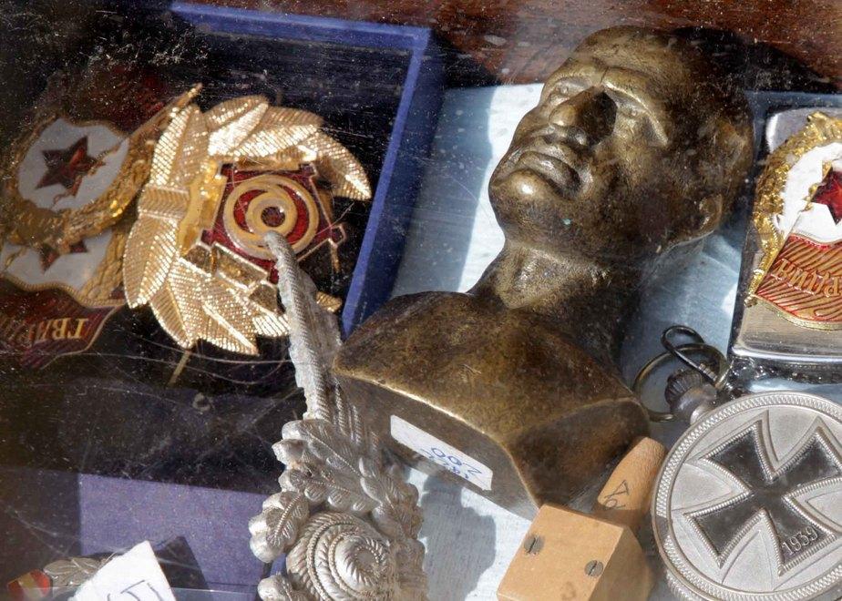 In sinagoga a Reggio Emilia contro i gadget fascisti 
