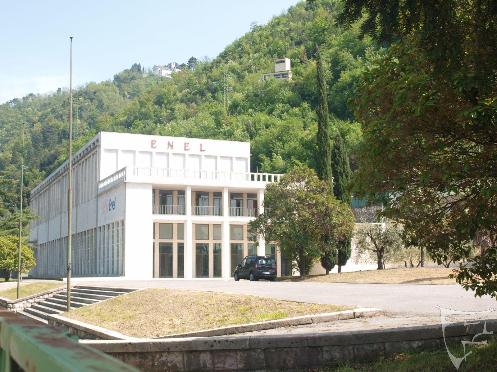 Incendio nella centrale Enel di Vinchiana, nessun ferito