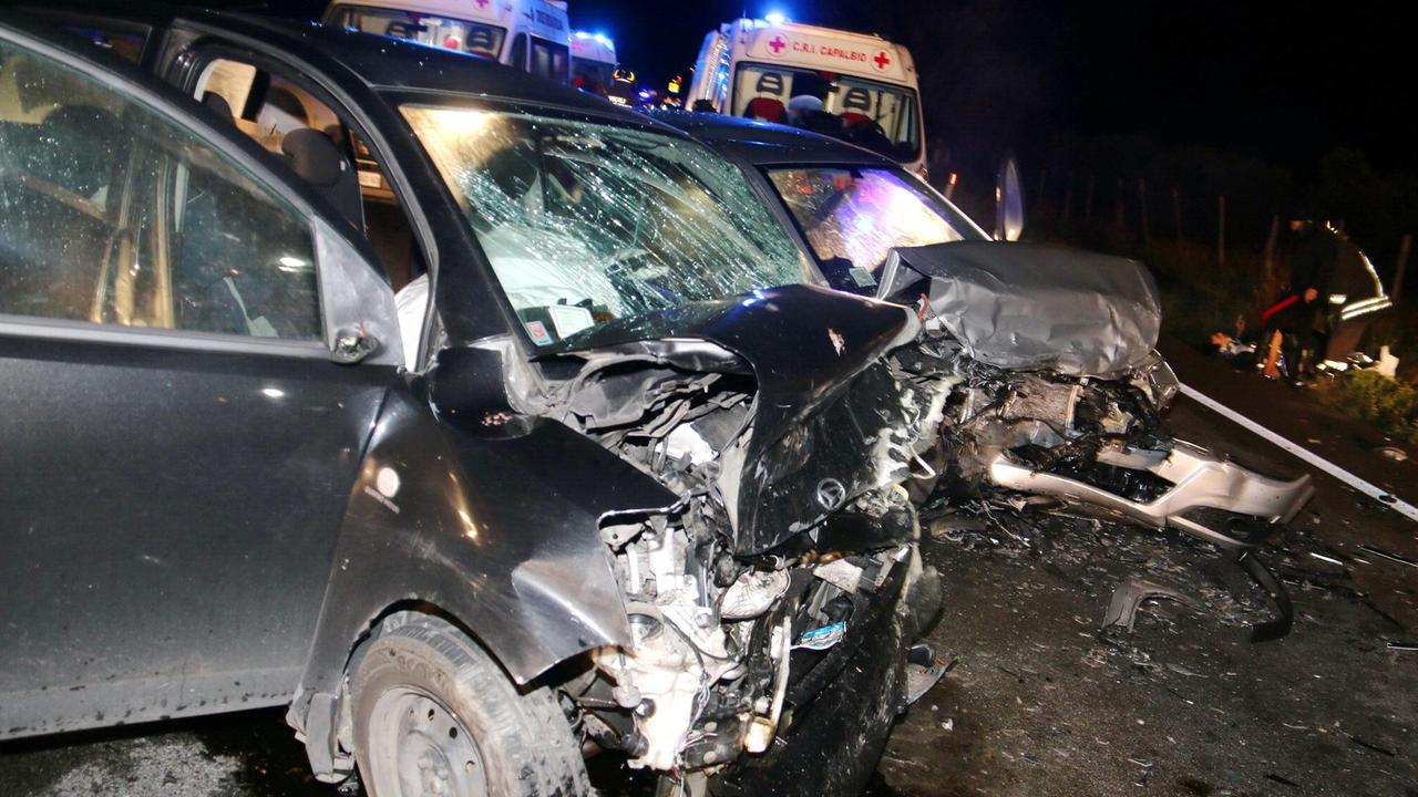 Le due auto distrutte nell'impatto (foto Enzo Russo)