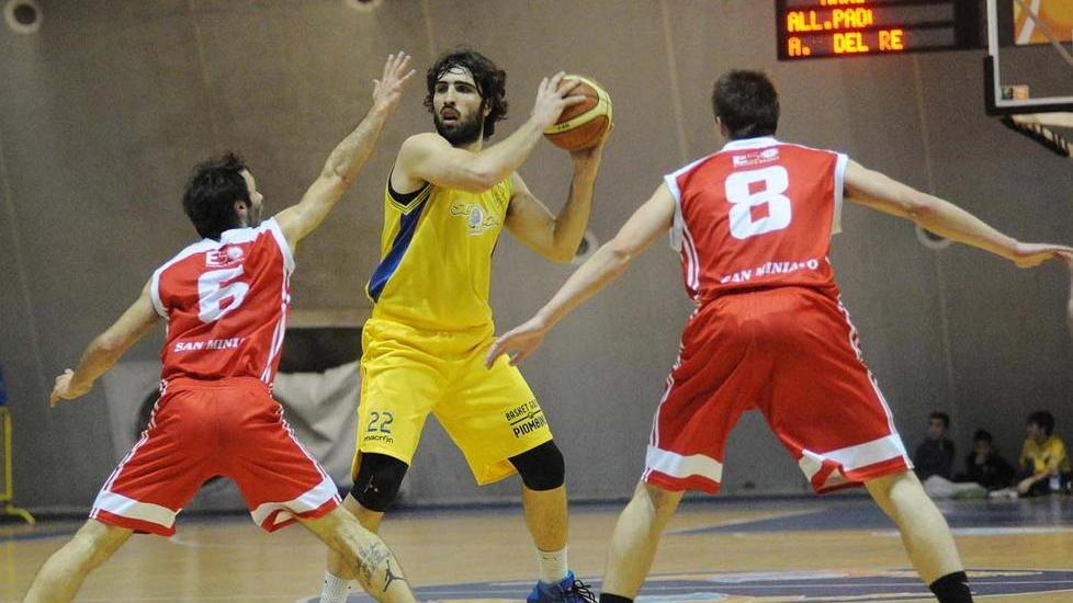 Un Basket Golfo da applausi