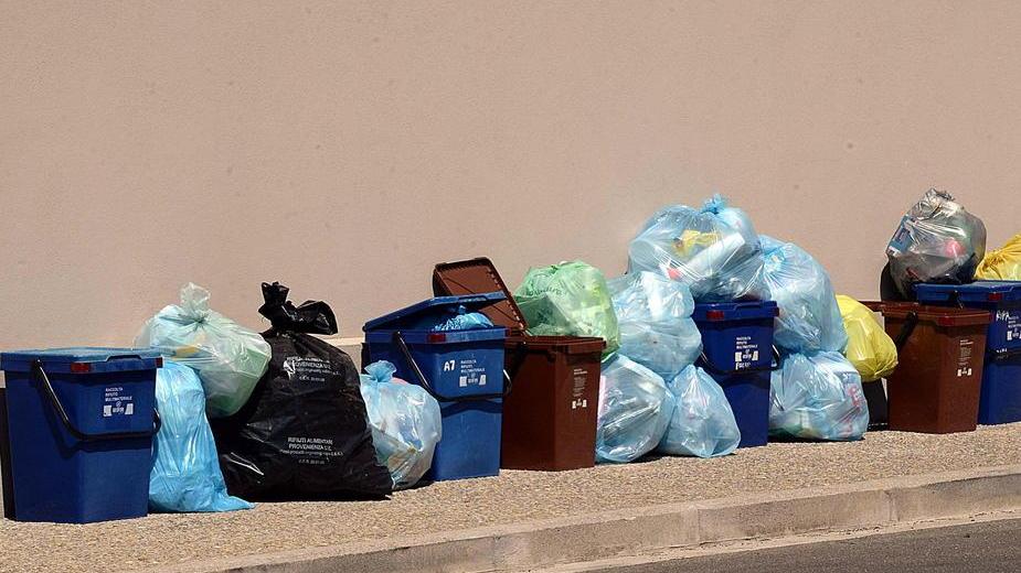 Rifiuti, Simoni pensa al porta a porta