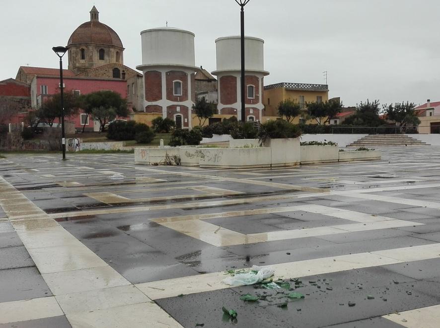Capodanno tra bottiglie esplose e vetri 
