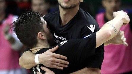 Kaos, pareggio dolceamaro