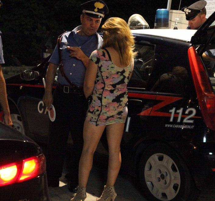 Ricatta un cliente, prostituta arrestata 