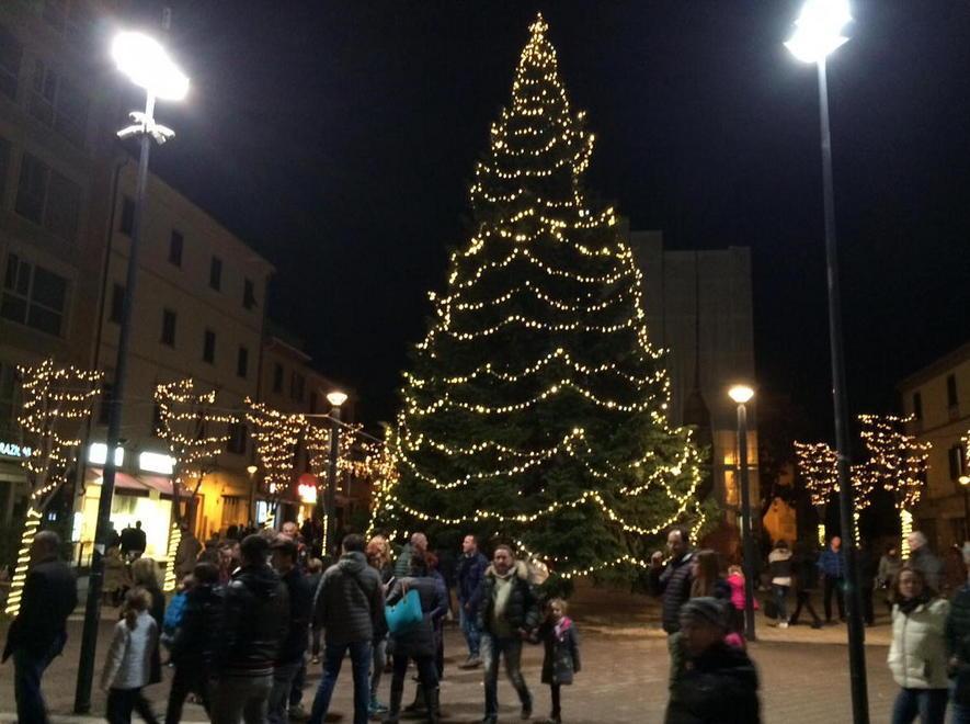 Lo sfogo di una mamma dimenticata a Natale dai servizi sociali 