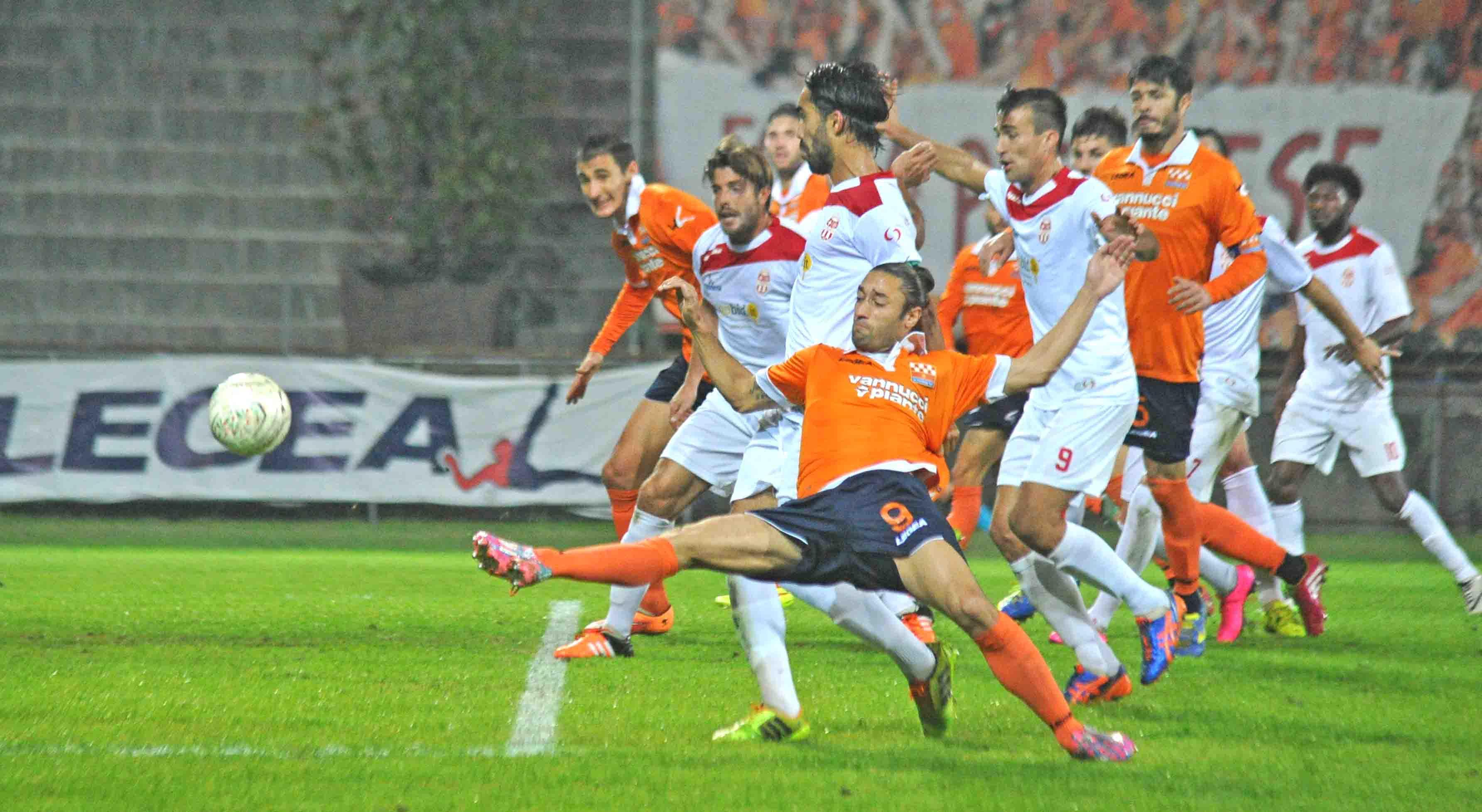 Sinigaglia in acrobazia (Foto Gori)