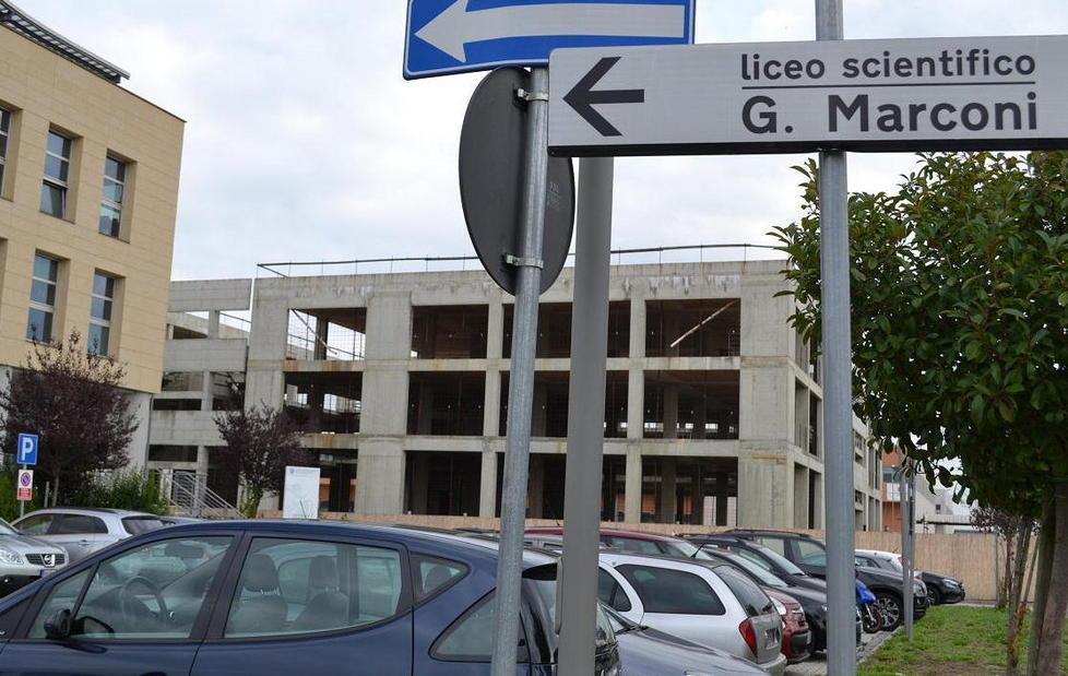Nuove aule per il liceo Marconi 