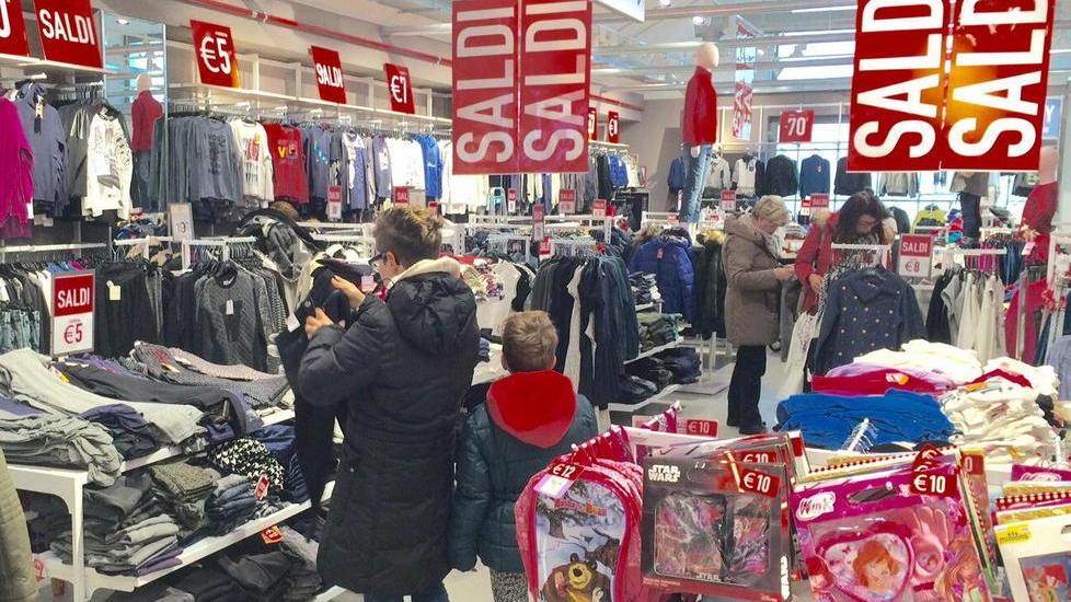 Corsa allo shopping, primo giorno