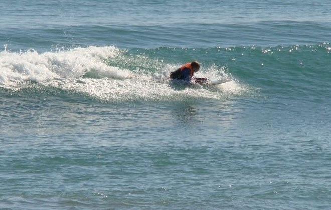 I genitori della surfista salvata: «Grazie a quell'angelo, gli dobbiamo la vita» 