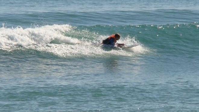 I genitori della surfista salvata: «Grazie a quell'angelo, gli dobbiamo la vita»