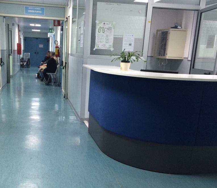  Medico aggredito all’interno del reparto 