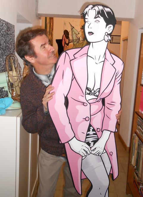 Il disegnatore modenese Roberto Baldazzini: un universo fetish di donne sensuali 