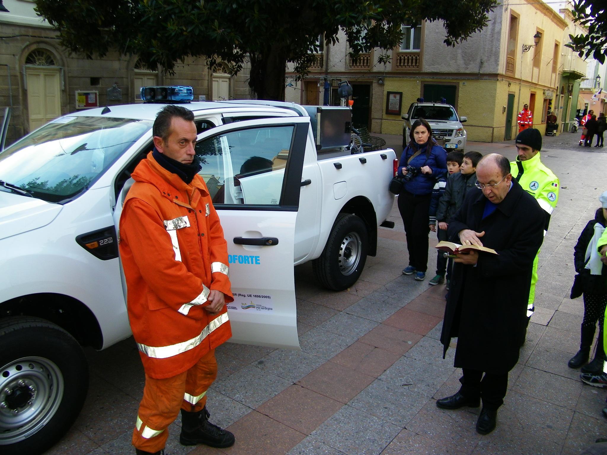 Carloforte, la Befana della Lavoc: un nuovo mezzo antincendi