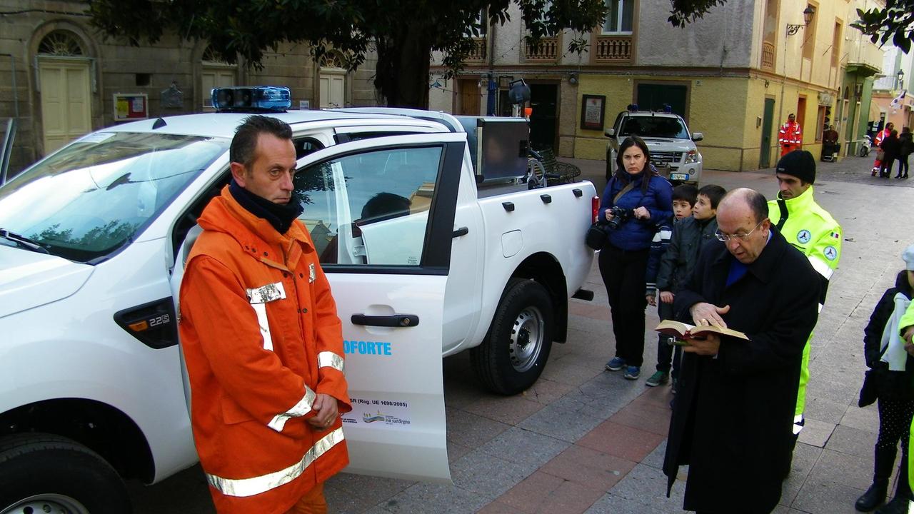Carloforte, la Befana della Lavoc: un nuovo mezzo antincendi