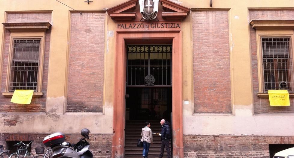 Sassuolo, avvocato accusato di tentata estorsione 