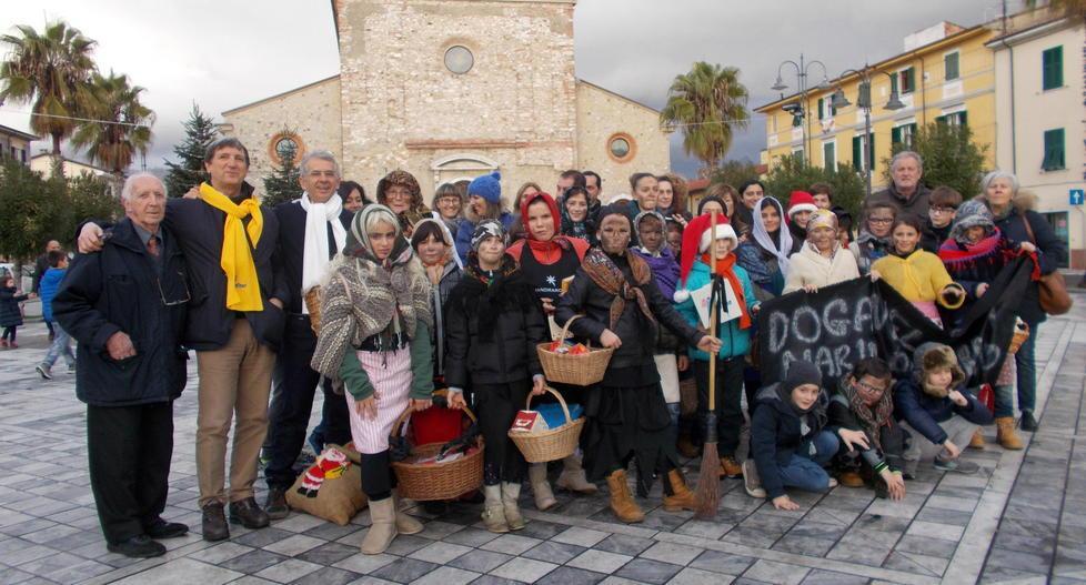 Nasoni e scope a Marina per aiutare Telethon 